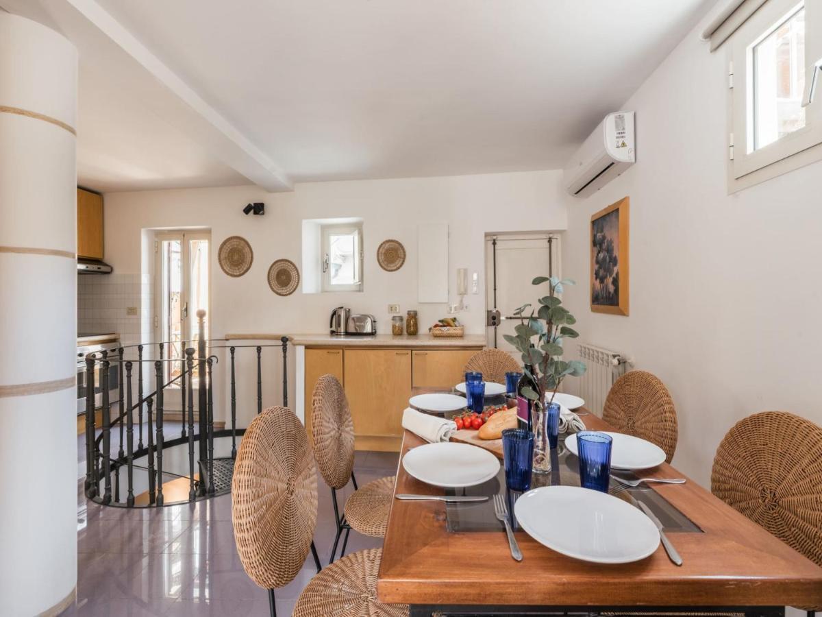 The Best Rent - Two-Bedroom Apartment With Terrace Near Trevi Fountain Rzym Zewnętrze zdjęcie