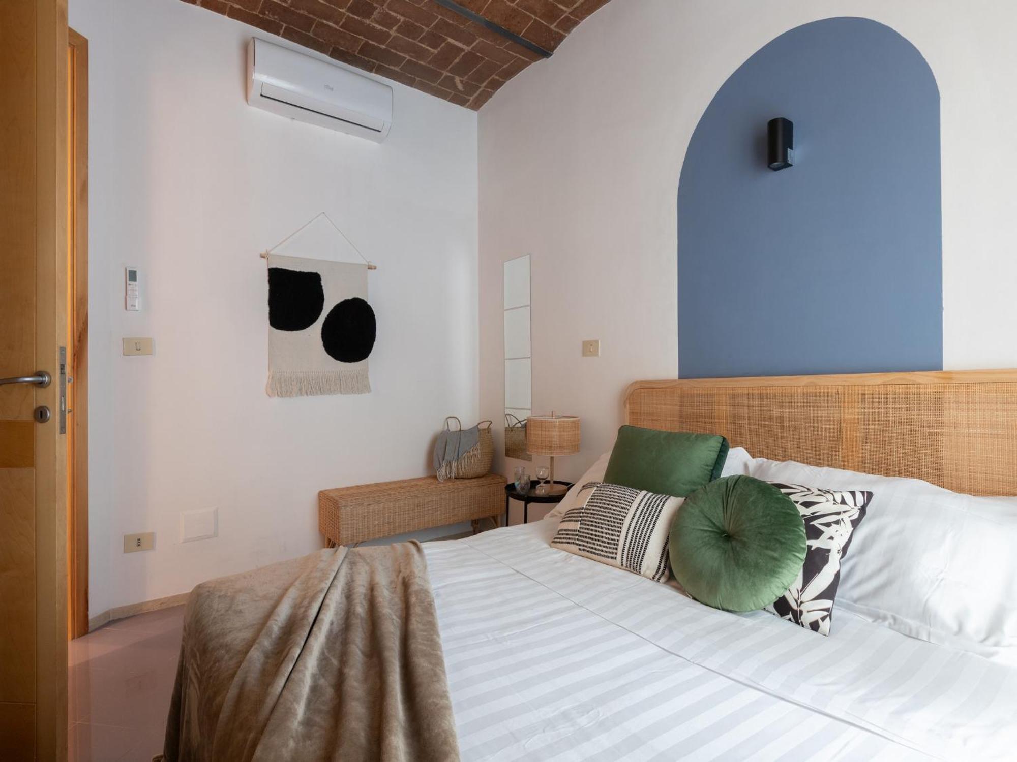 The Best Rent - Two-Bedroom Apartment With Terrace Near Trevi Fountain Rzym Zewnętrze zdjęcie