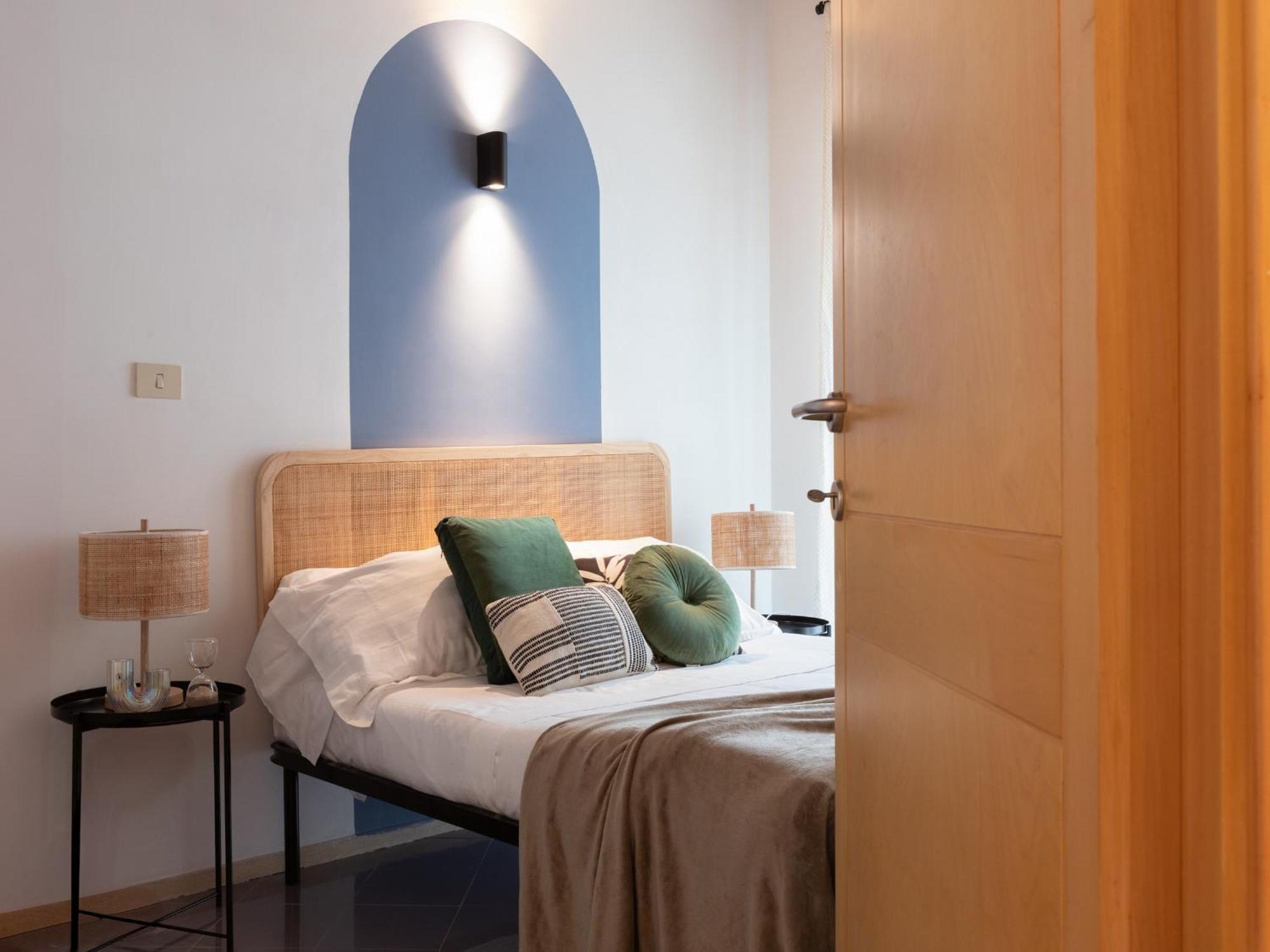 The Best Rent - Two-Bedroom Apartment With Terrace Near Trevi Fountain Rzym Zewnętrze zdjęcie